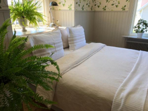 Отель Villamilsten B&B  Лидчёпинг